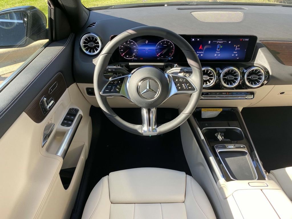 Certified 2025 Mercedes-Benz GLA 250 image 22