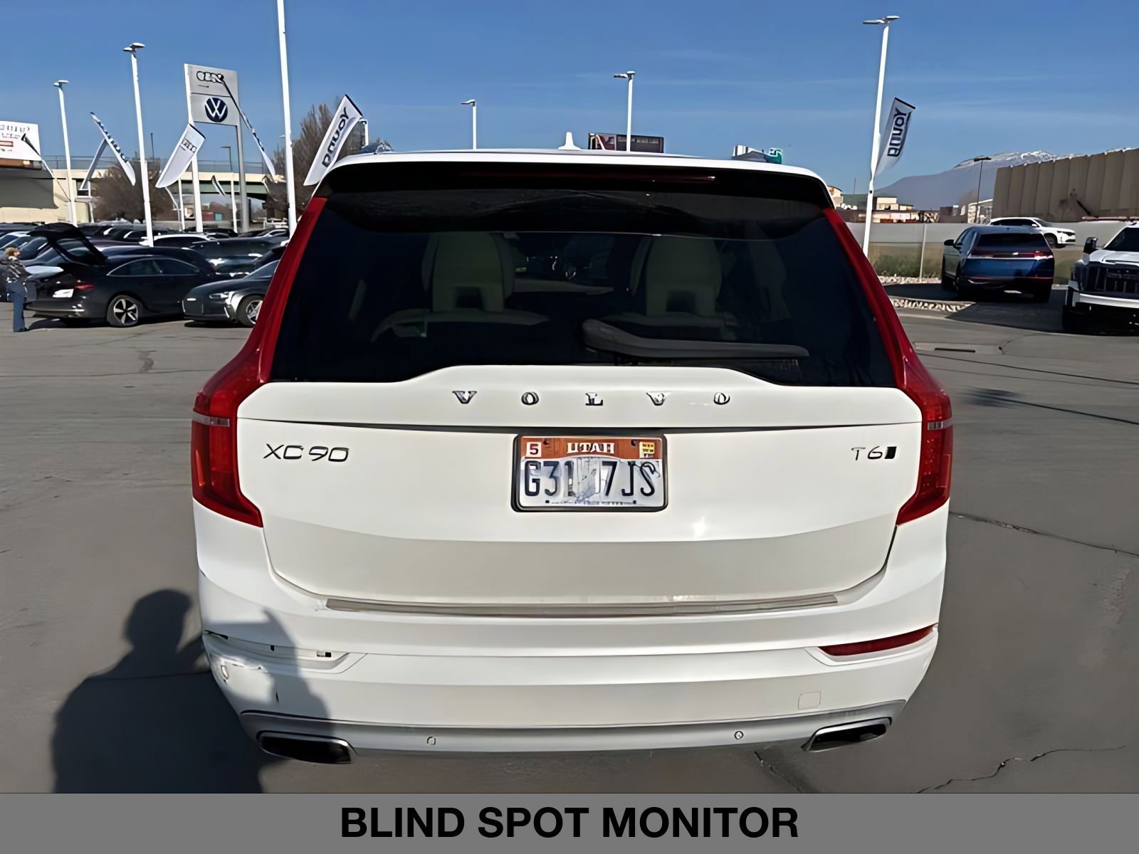 Used 2020 Volvo XC90 T6 Momentum image 4