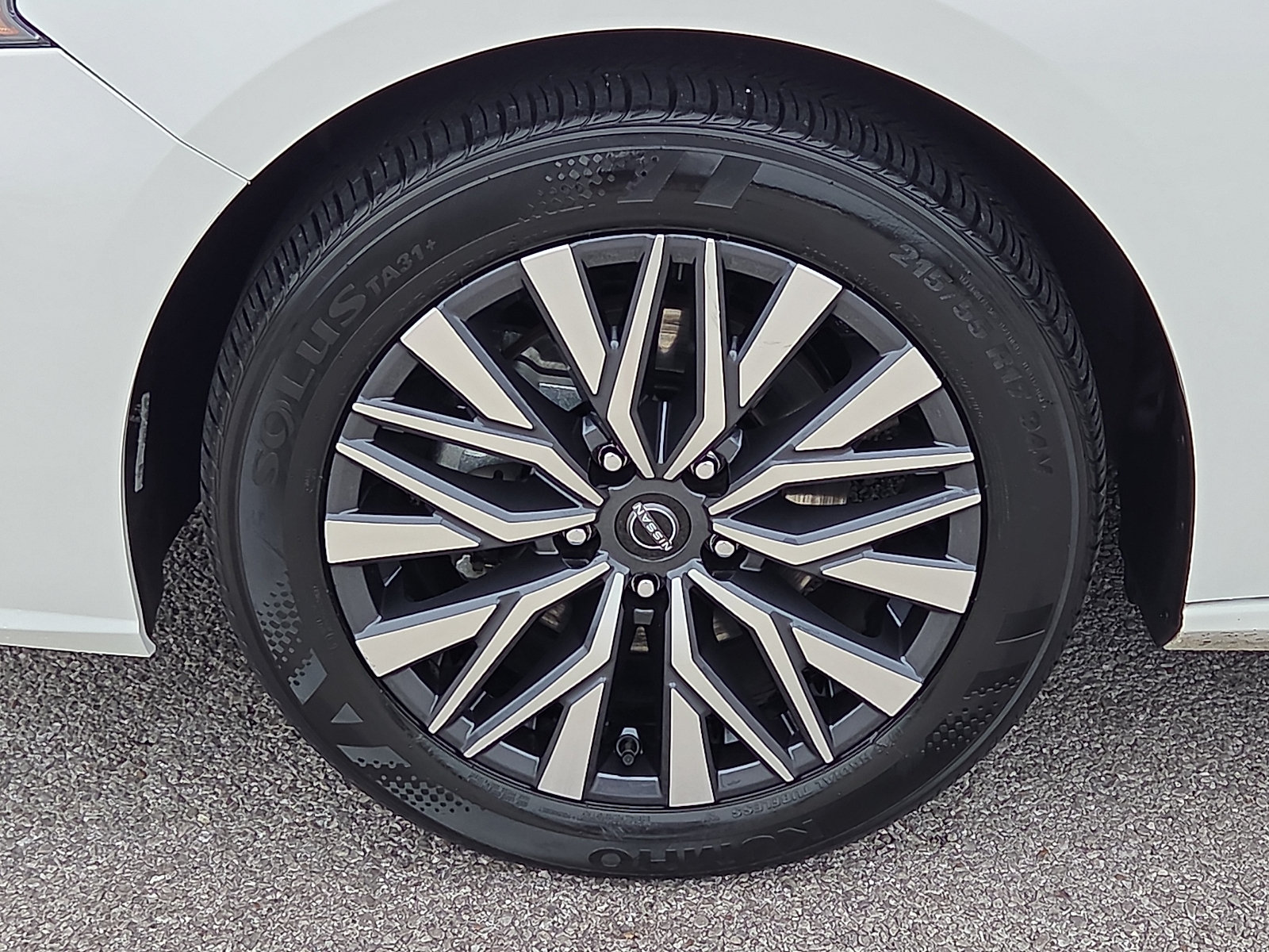 Used 2025 Nissan Altima 2.5 SV FWD image 7