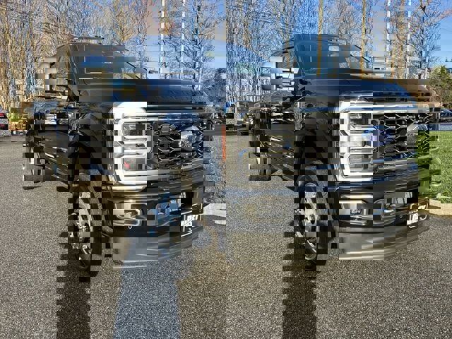 Used 2024 Ford F450 Platinum w/ FX4 Off-Road Package image 2