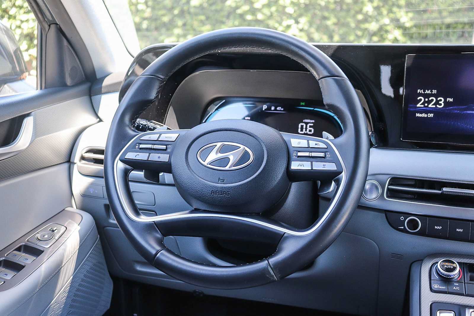 Used 2024 Hyundai Palisade SEL FWD image 16