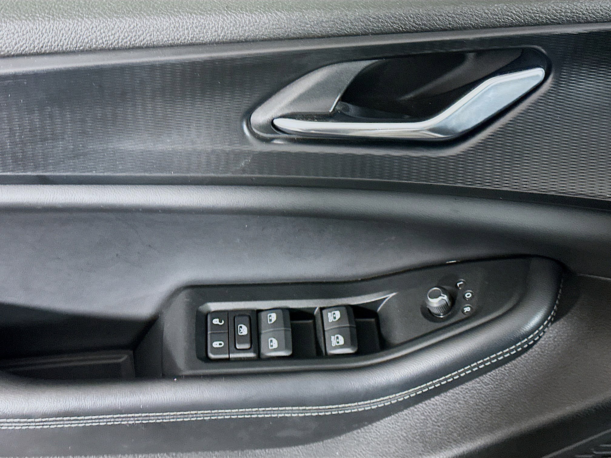 Used 2024 Jeep Grand Cherokee L Altitude image 15