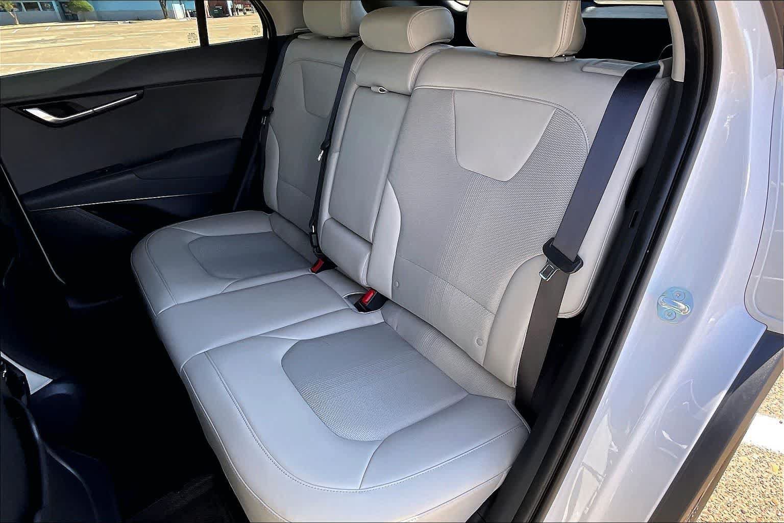Certified 2024 Kia Niro EX FWD image 29