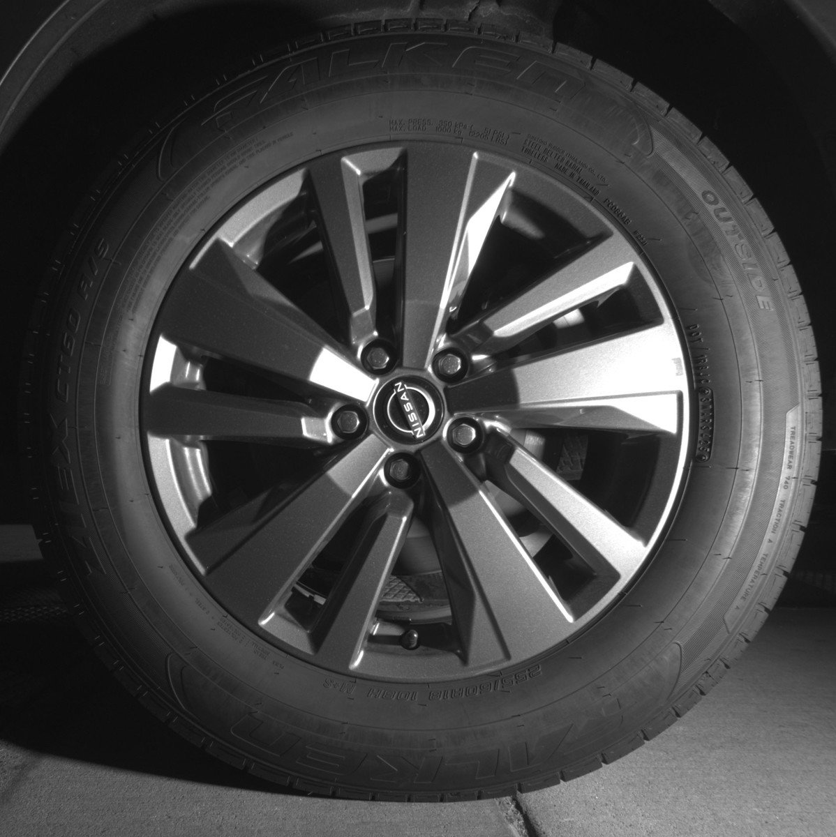 Used 2025 Nissan Pathfinder SV AWD/4WD image 14