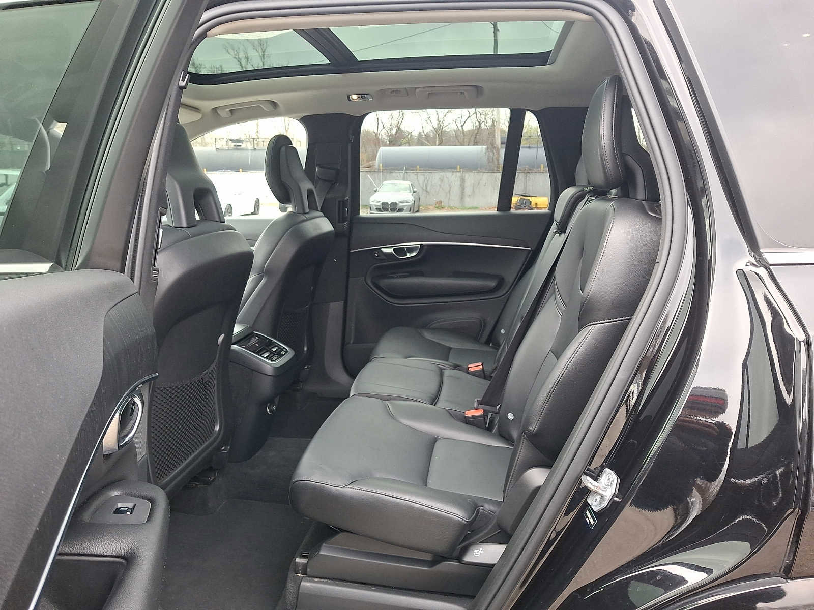 Used 2020 Volvo XC90 T5 Momentum w/ Protection Package Premier AWD/4WD image 11