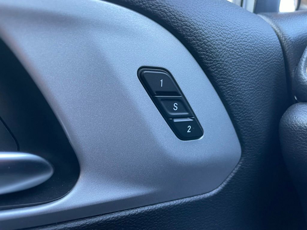 Used 2025 Chrysler Pacifica Limited image 26