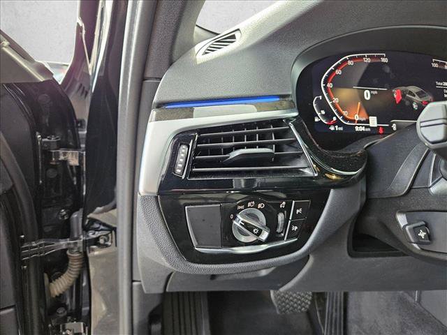 Used 2023 BMW 540i w/ Premium Package RWD image 27