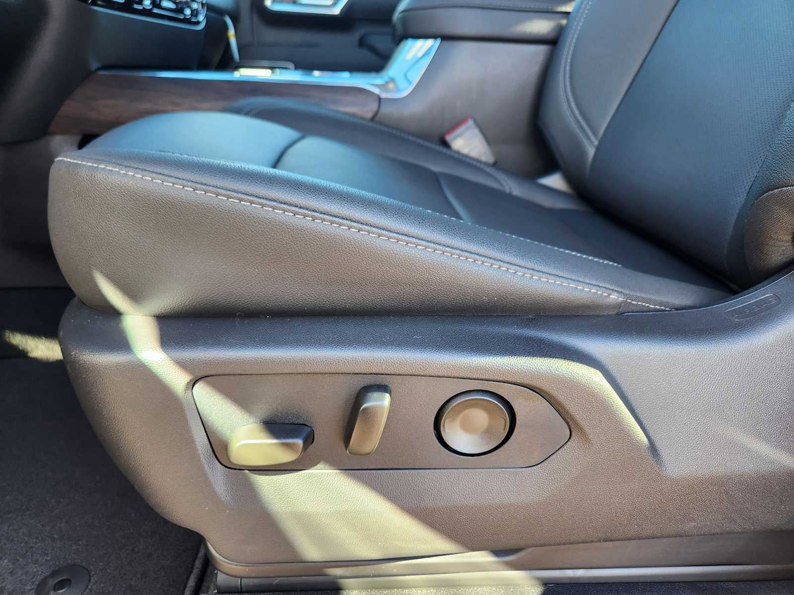 New 2026 GMC Sierra 3500 SLT w/ SLT Convenience Package AWD/4WD image 8