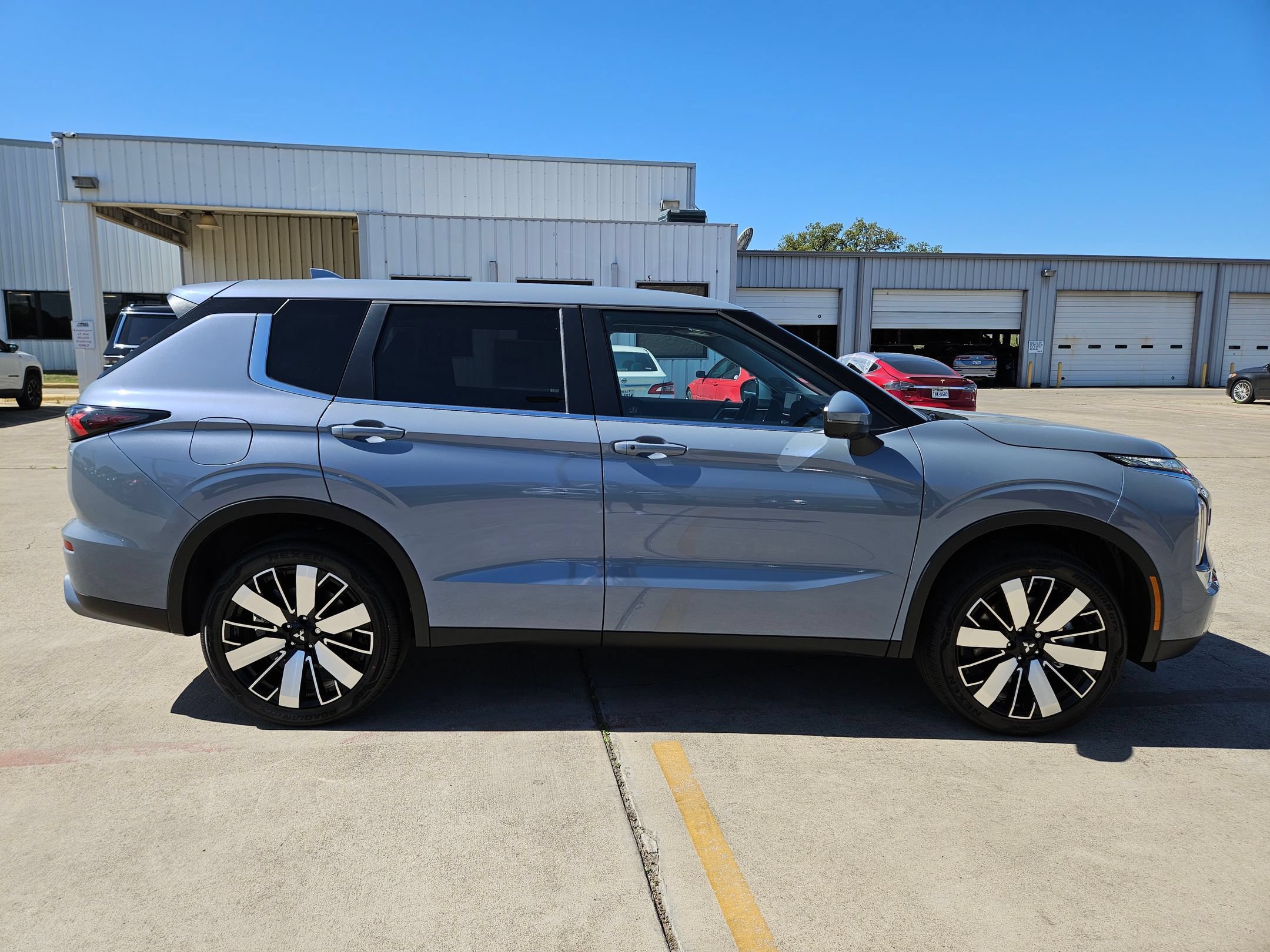 New 2026 Mitsubishi Outlander SE AWD/4WD image 6