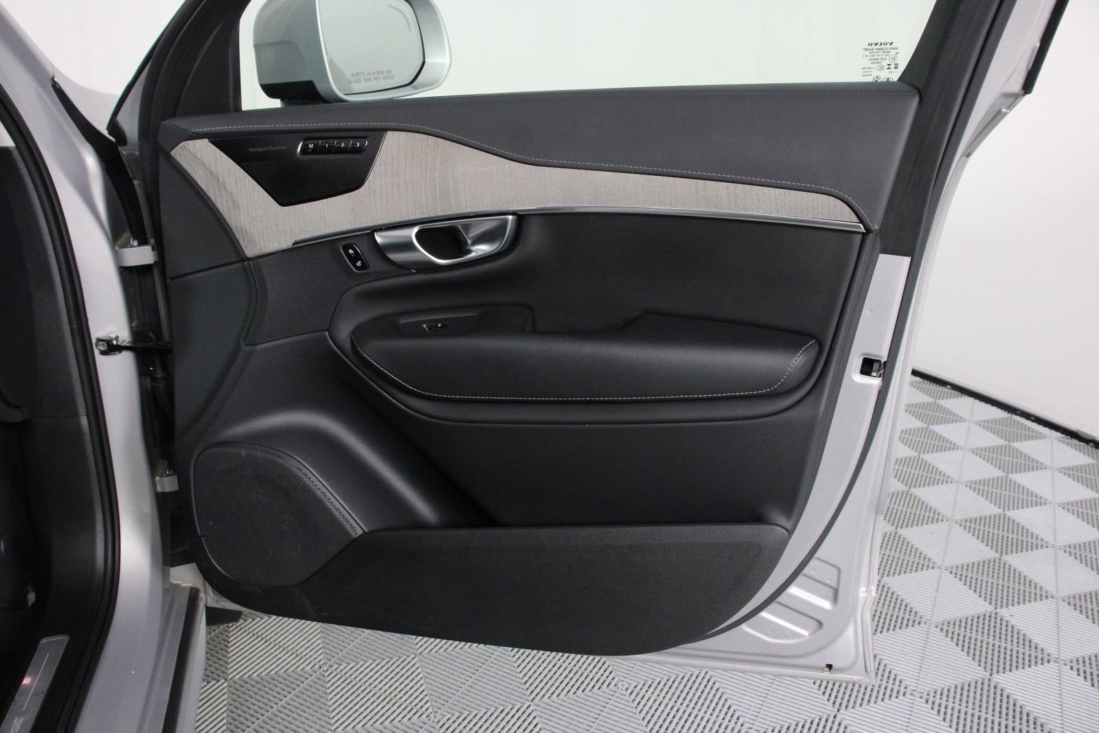 Used 2023 Volvo XC90 T8 Ultimate image 21