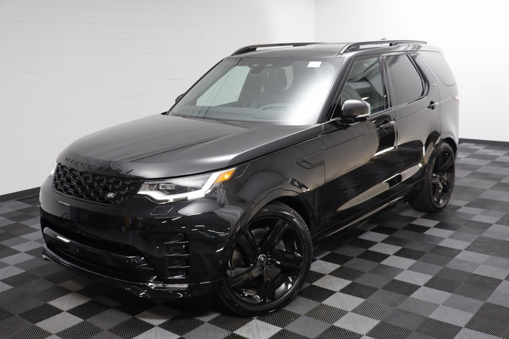 New 2025 Land Rover Discovery Dynamic SE image 2