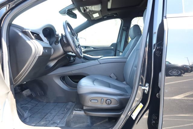 Used 2023 Buick Enclave Essence w/ Experience Buick Package image 12