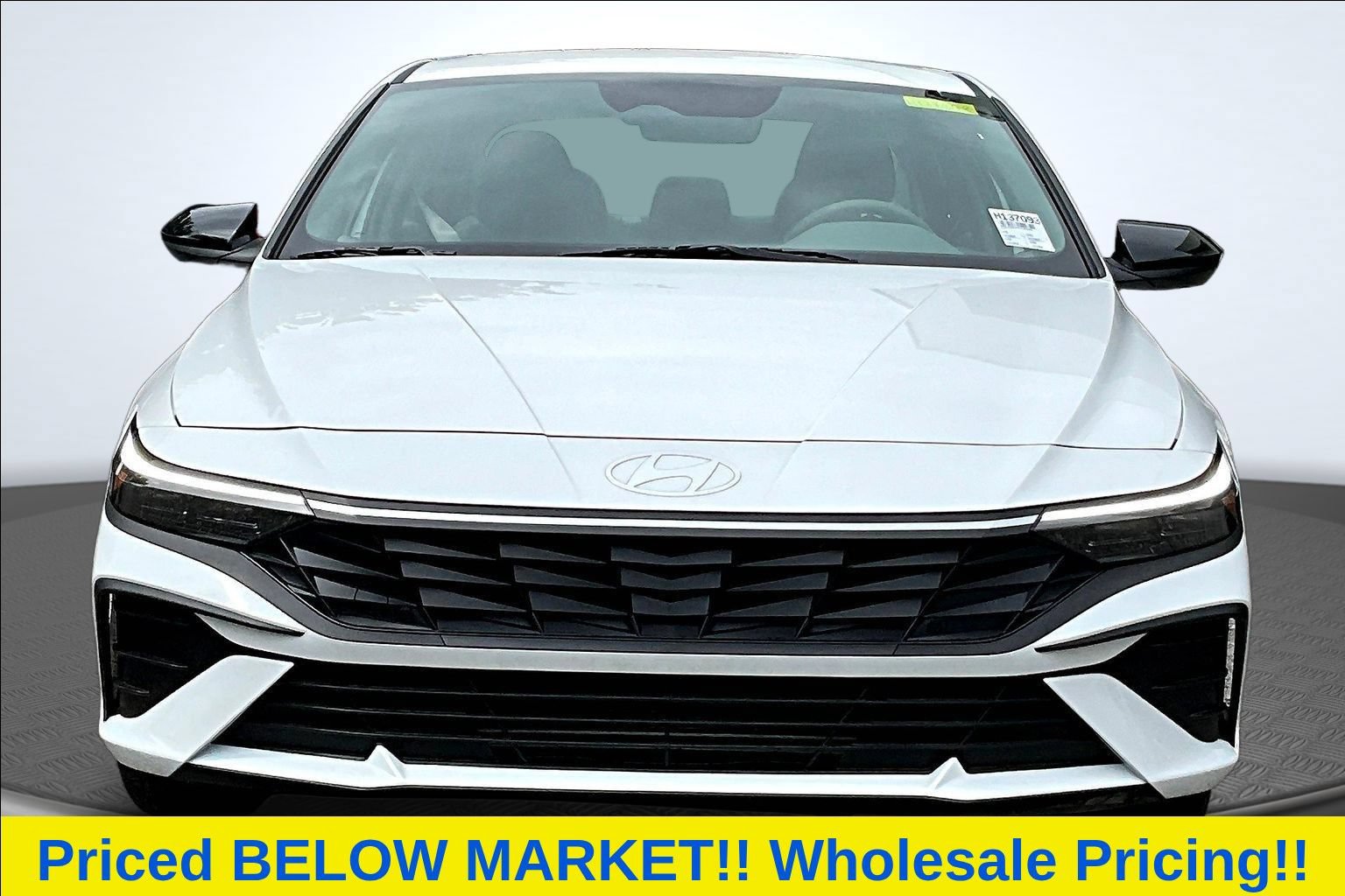 Used 2026 Hyundai Elantra Sport FWD image 2