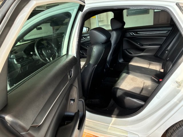 Used 2018 Honda Accord Sport image 25