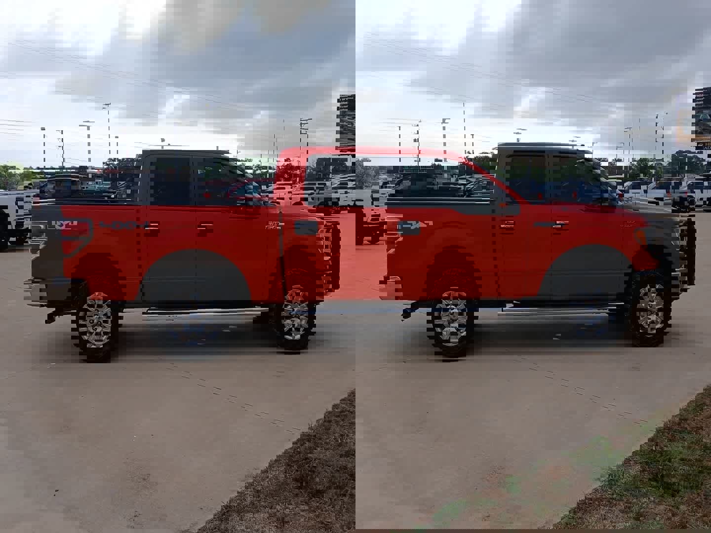 Used 2011 Ford F150 XLT w/ XLT Chrome Pkg AWD/4WD image 9