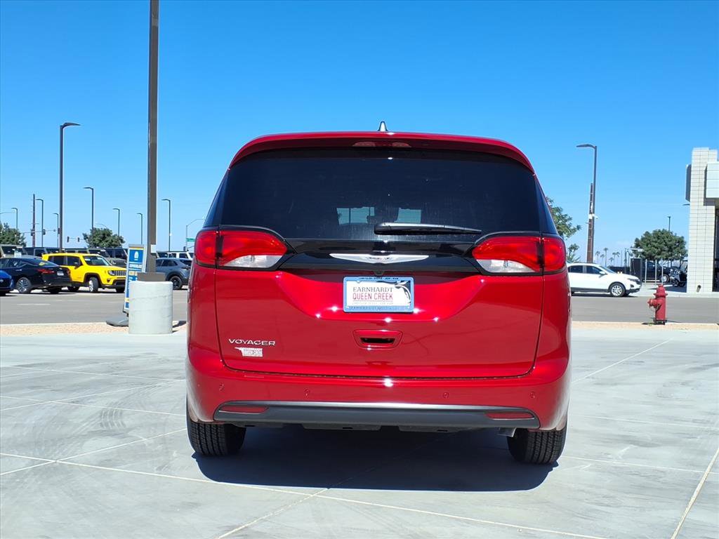 New 2026 Chrysler Voyager LX image 5