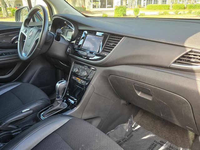 Used 2022 Buick Encore Preferred image 21