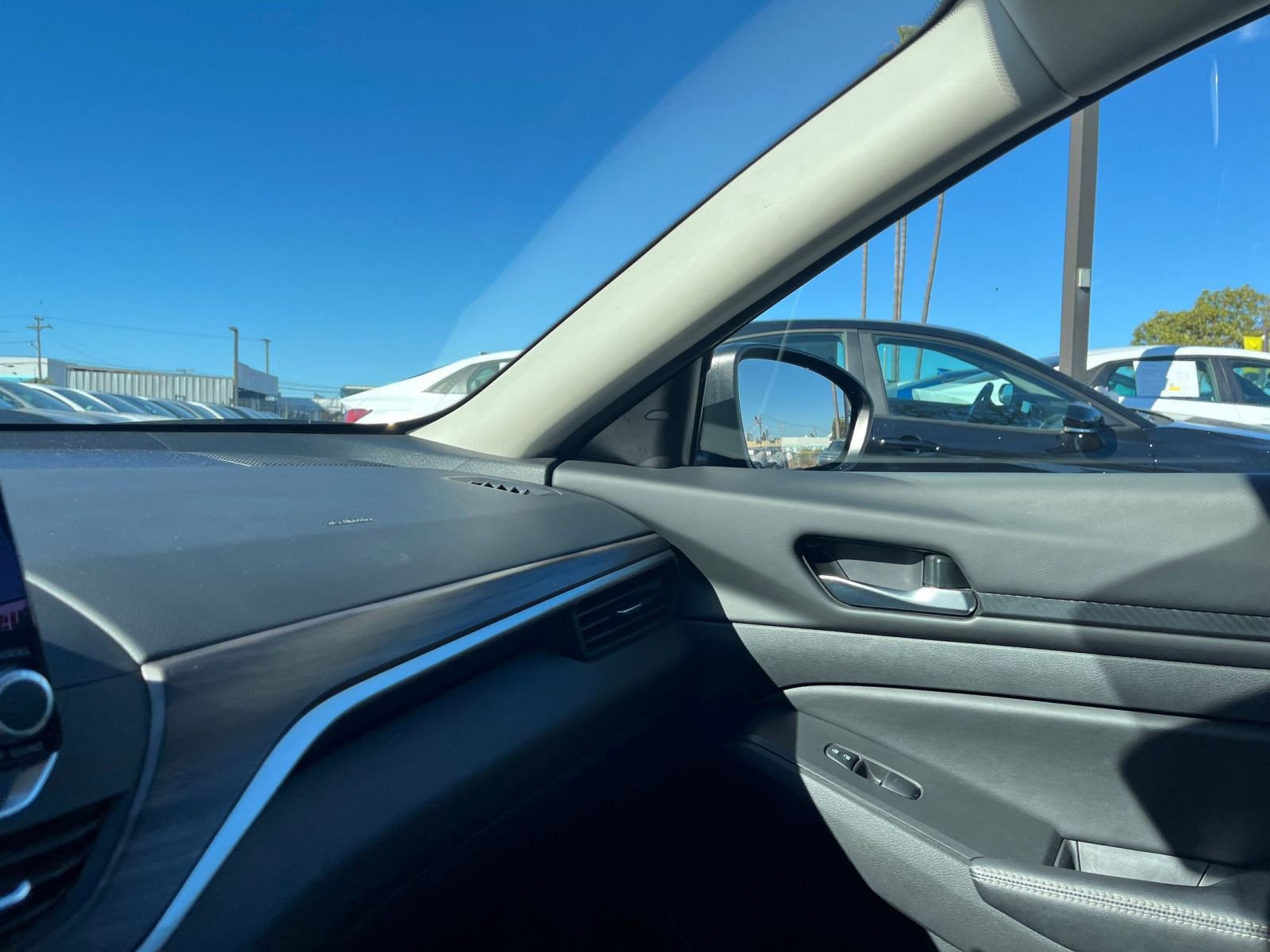 Used 2024 Nissan Altima 2.5 SV image 36