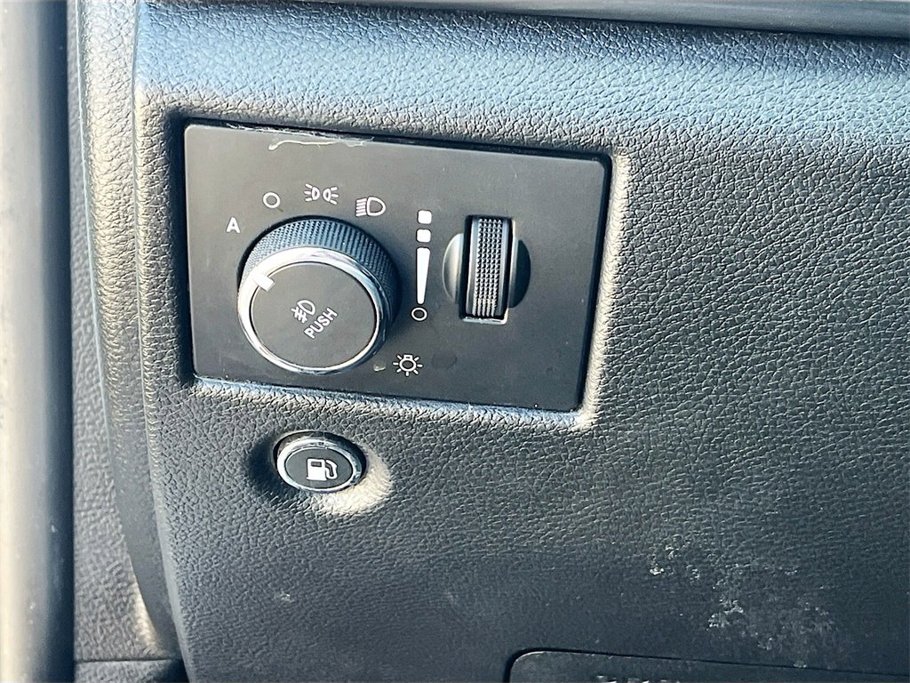 Used 2021 Jeep Grand Cherokee Laredo X image 10