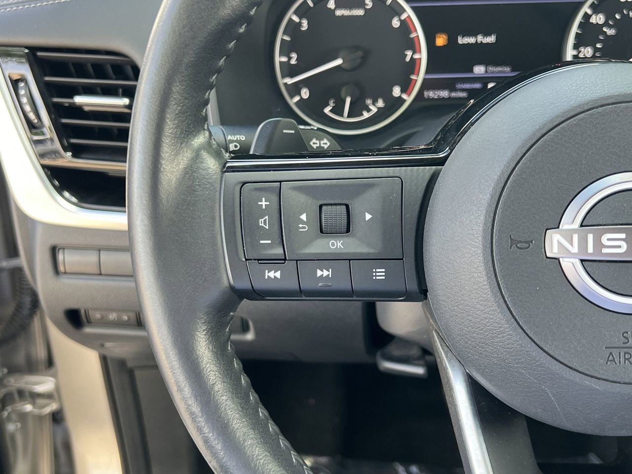 Certified 2023 Nissan Rogue SL w/ SL Premium Package image 10