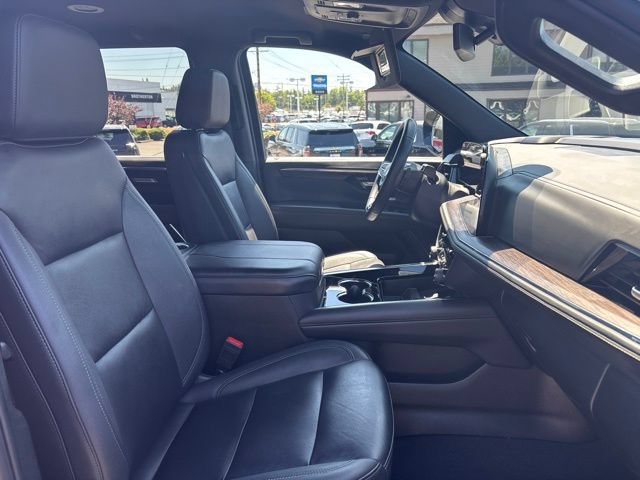 Used 2025 Chevrolet Tahoe Z71 AWD/4WD image 10