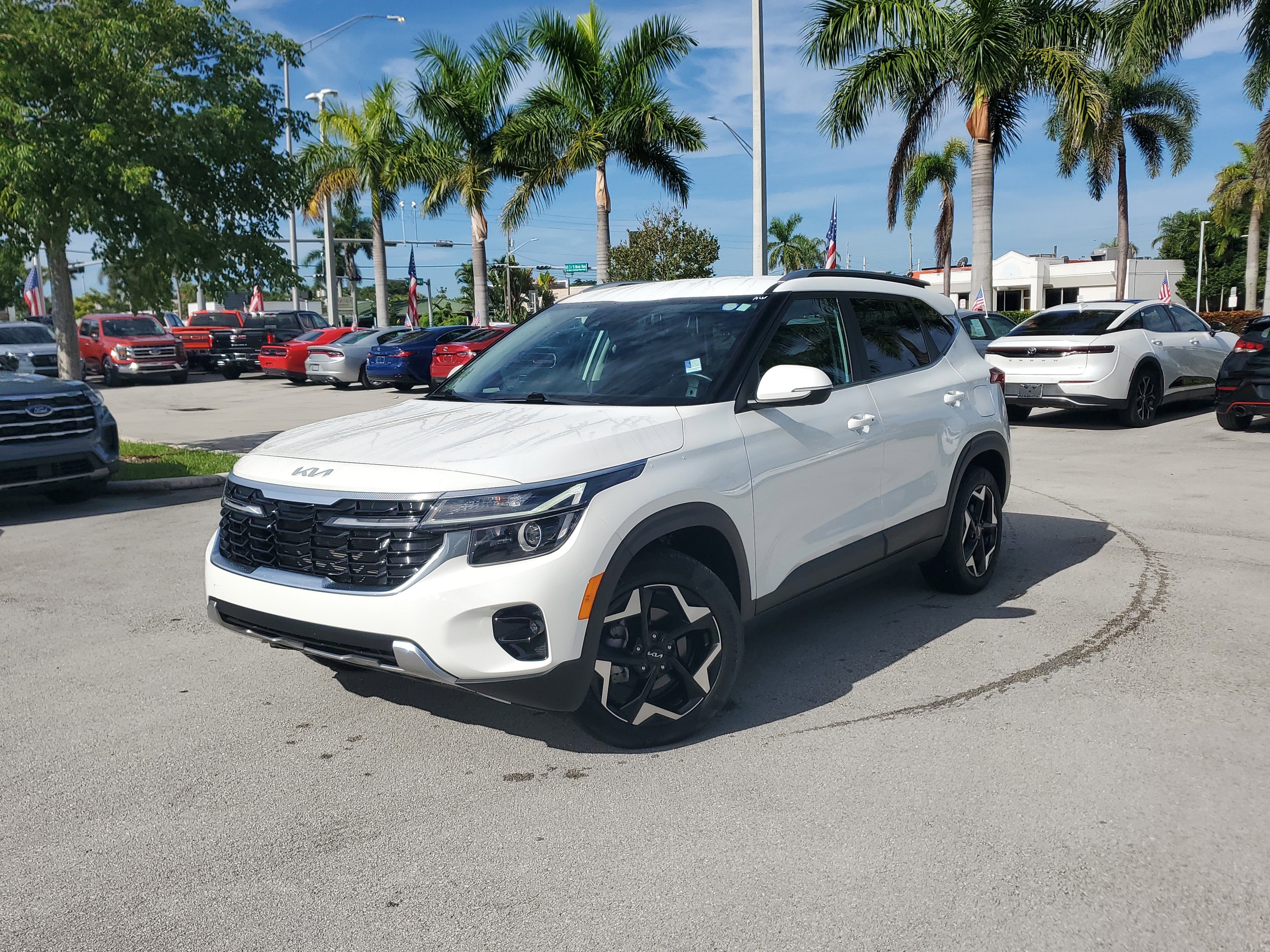 Used 2024 Kia Seltos EX image 1