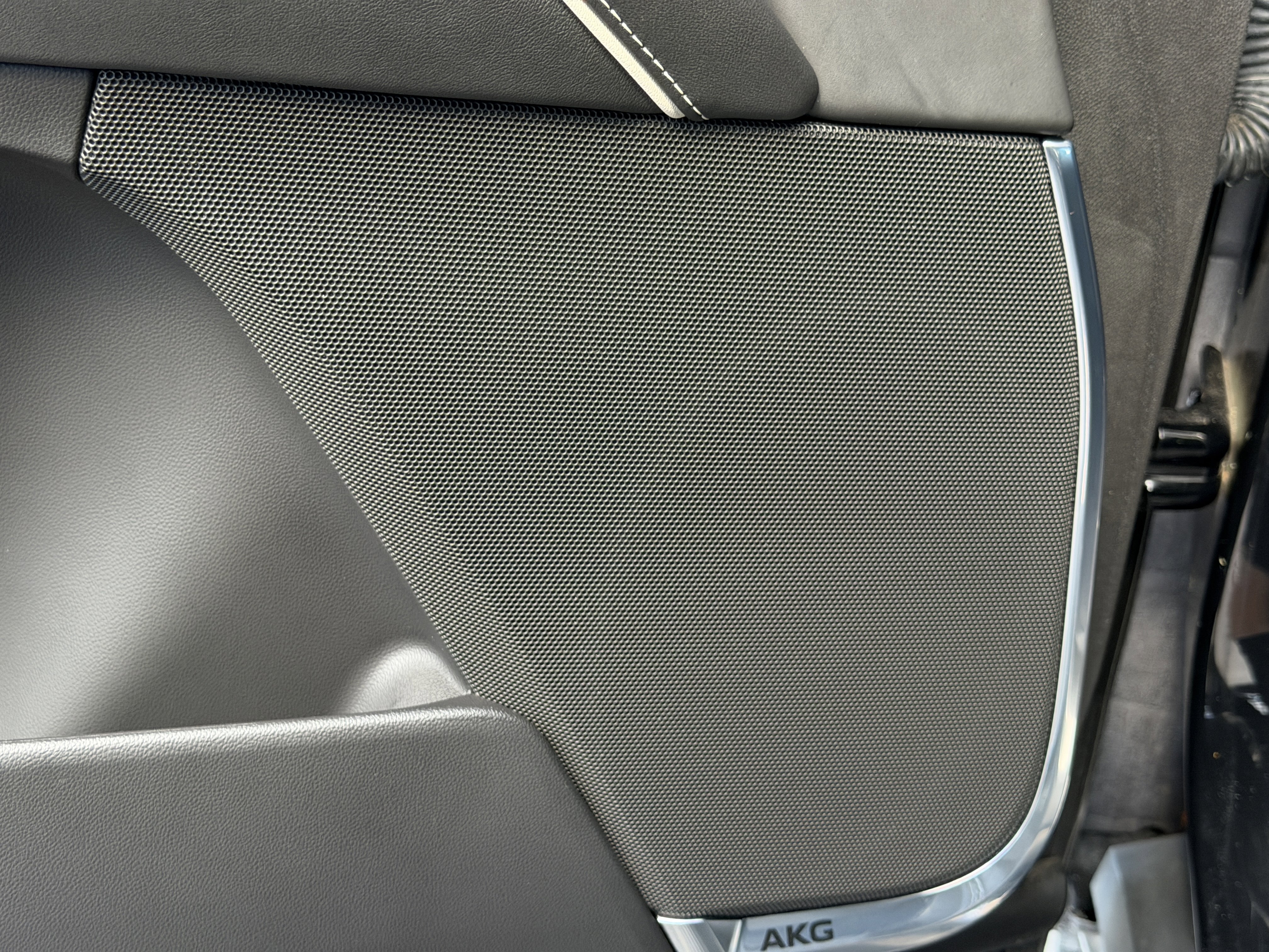 Certified 2023 Cadillac Escalade Premium Luxury Platinum w/ LPO, Radiant Package image 20