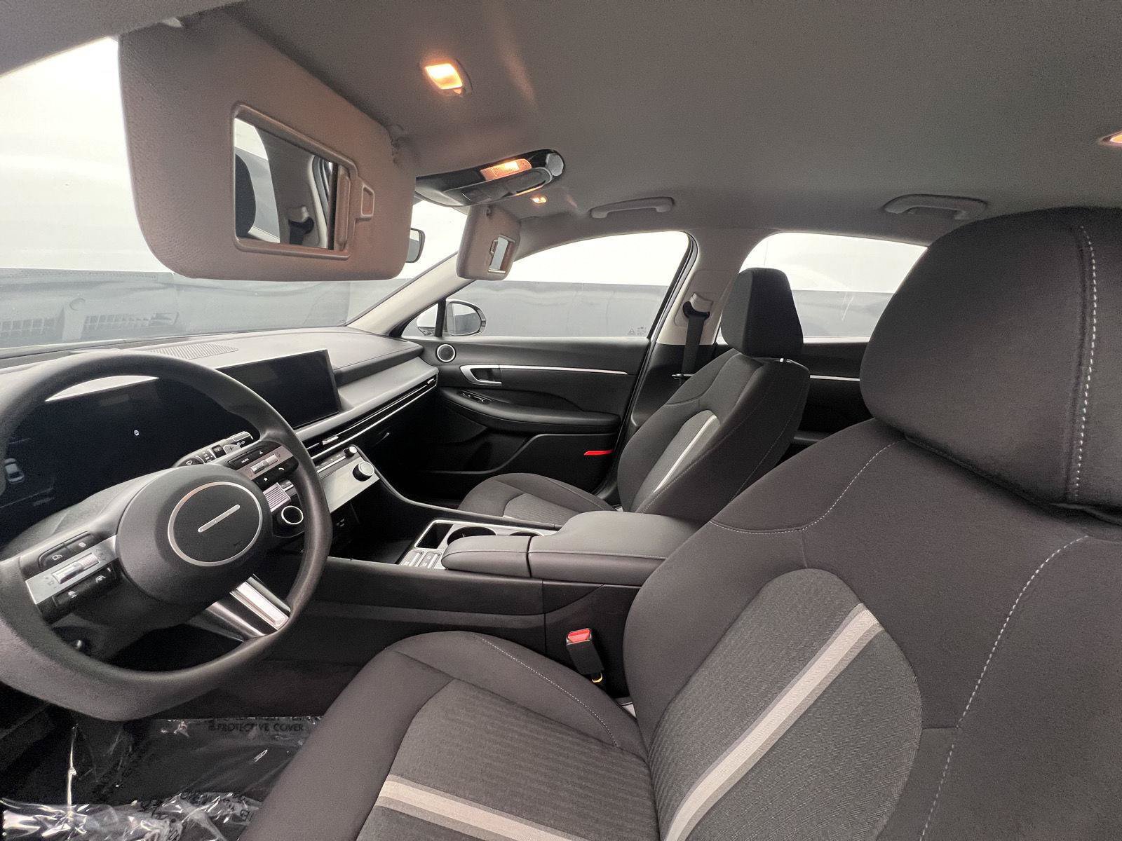 Used 2025 Hyundai Sonata SEL FWD image 13