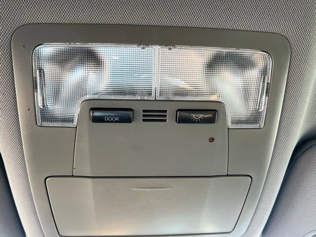 Used 2019 Toyota Highlander LE AWD/4WD image 22