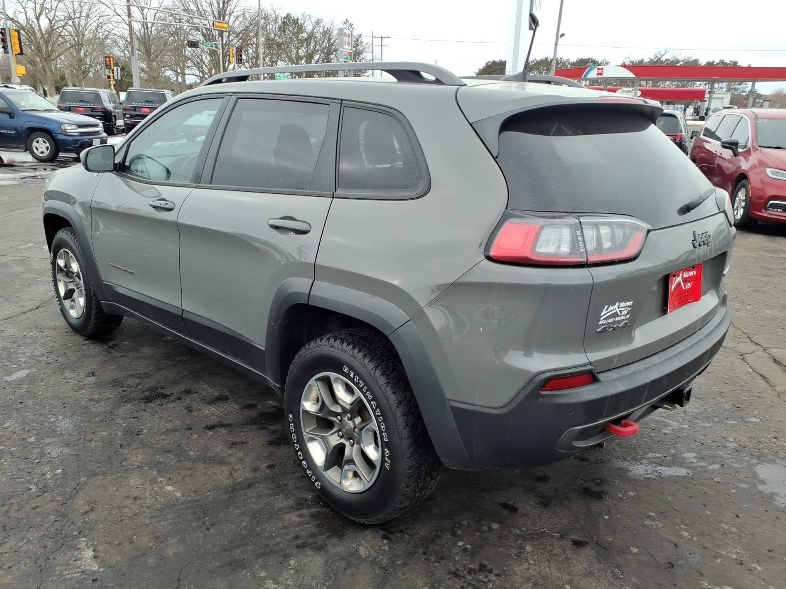 Used 2019 Jeep Cherokee Trailhawk w/ Cold Weather Group AWD/4WD image 6