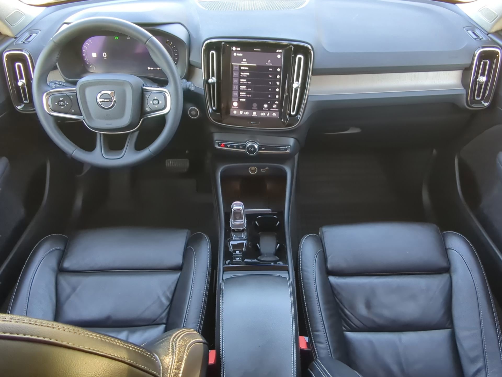 Used 2023 Volvo XC40 B5 Plus w/ Protection Package Premier AWD/4WD image 50