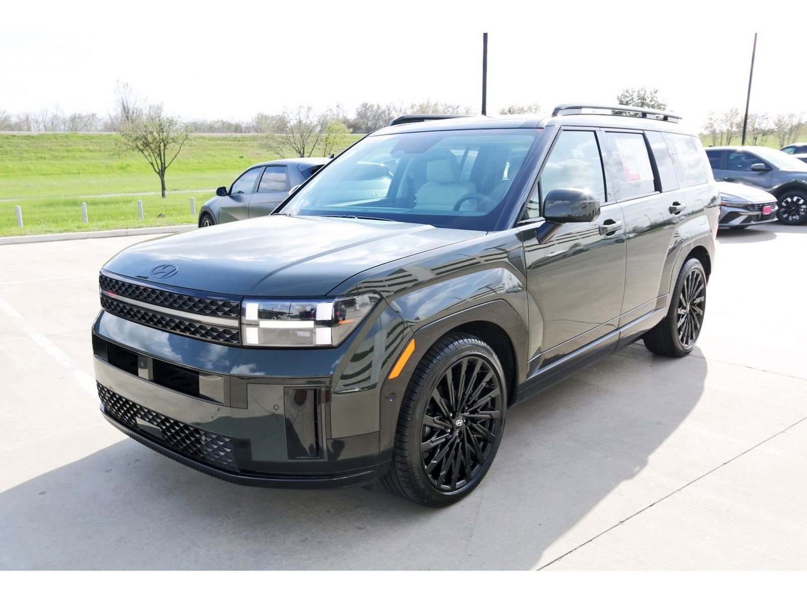 Used 2024 Hyundai Santa Fe Calligraphy image 3