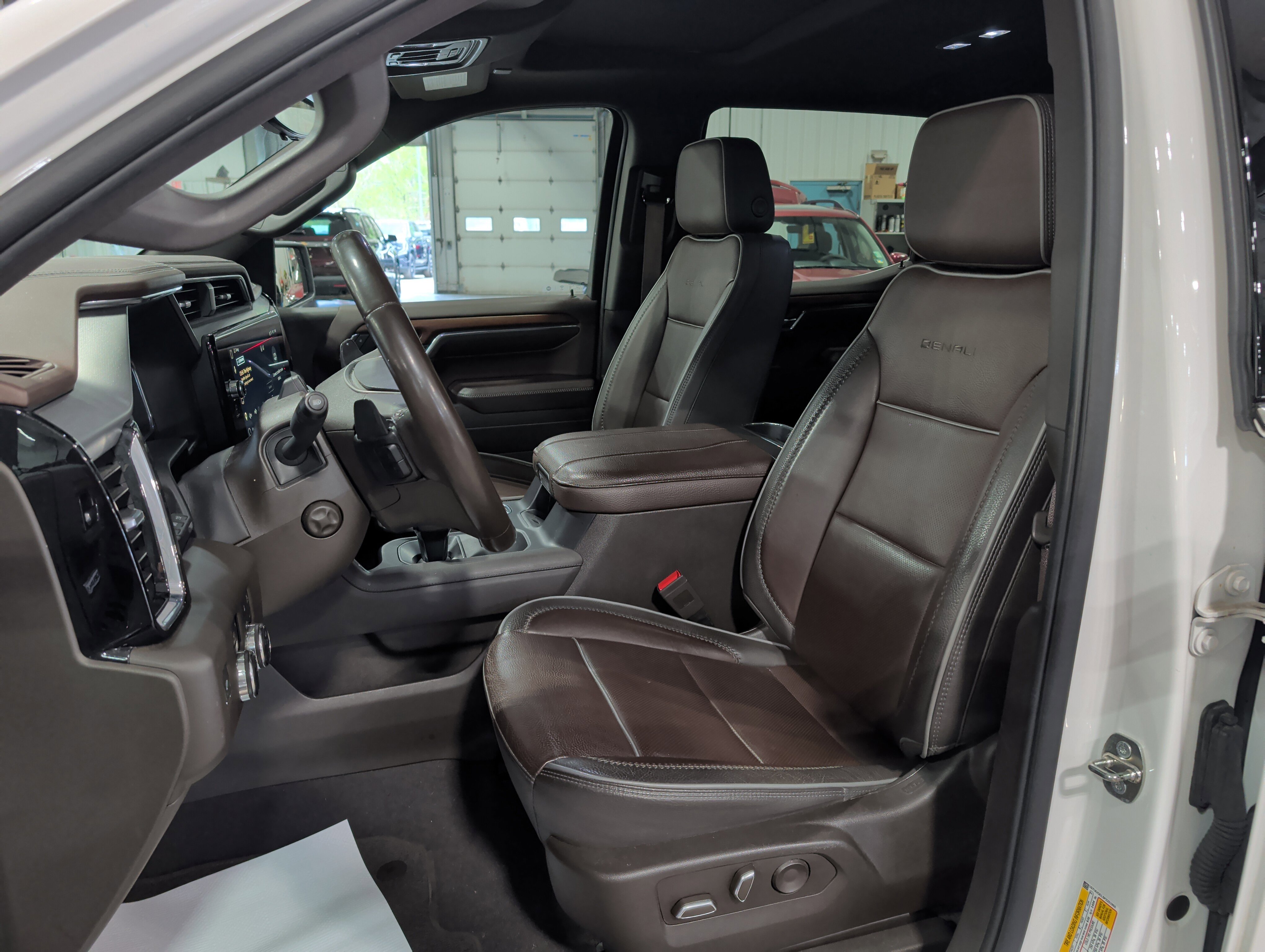 Used 2023 GMC Sierra 1500 Denali AWD/4WD image 8