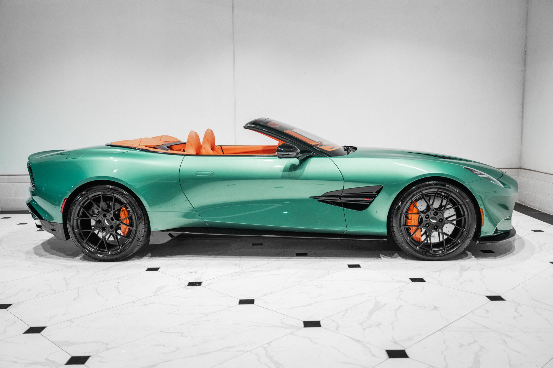 New 2026 Aston Martin Vanquish Convertible image 42