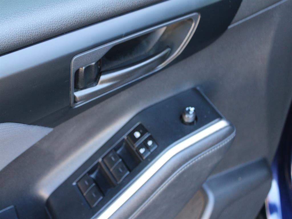Used 2023 Toyota Highlander LE image 11