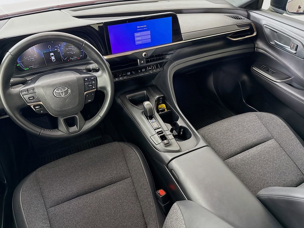 Certified 2023 Toyota Crown XLE image 25