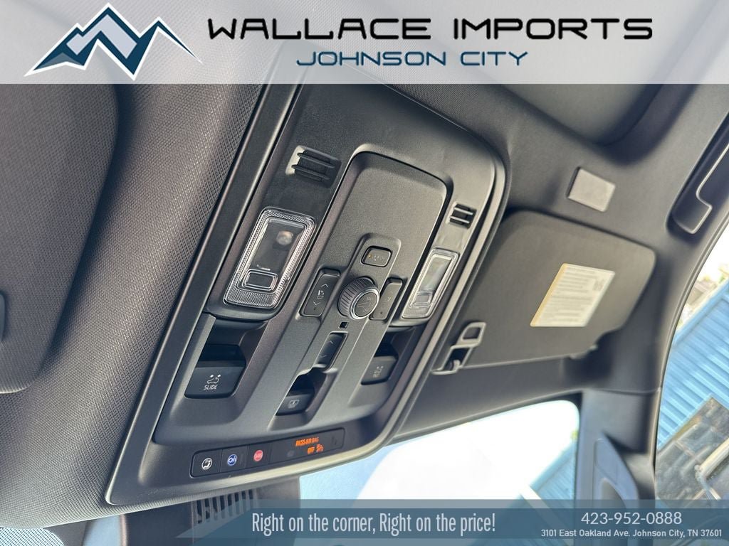 Used 2025 Chevrolet Suburban High Country w/ Sun And Tow Package AWD/4WD image 15