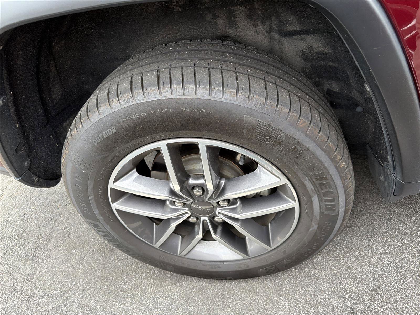 Used 2019 Jeep Grand Cherokee Limited AWD/4WD image 9