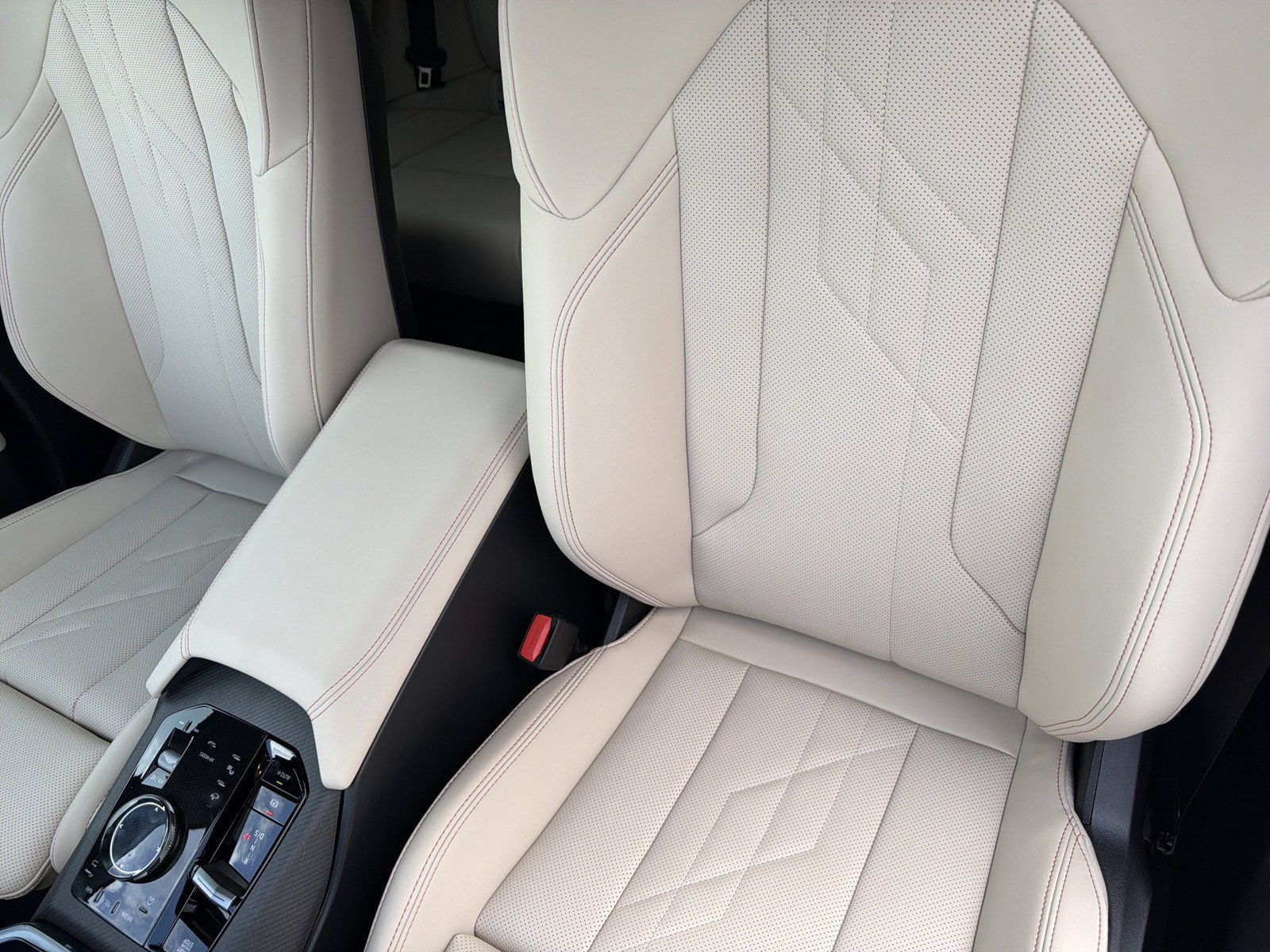 New 2026 BMW X3 xDrive30i w/ Premium Package AWD/4WD image 23