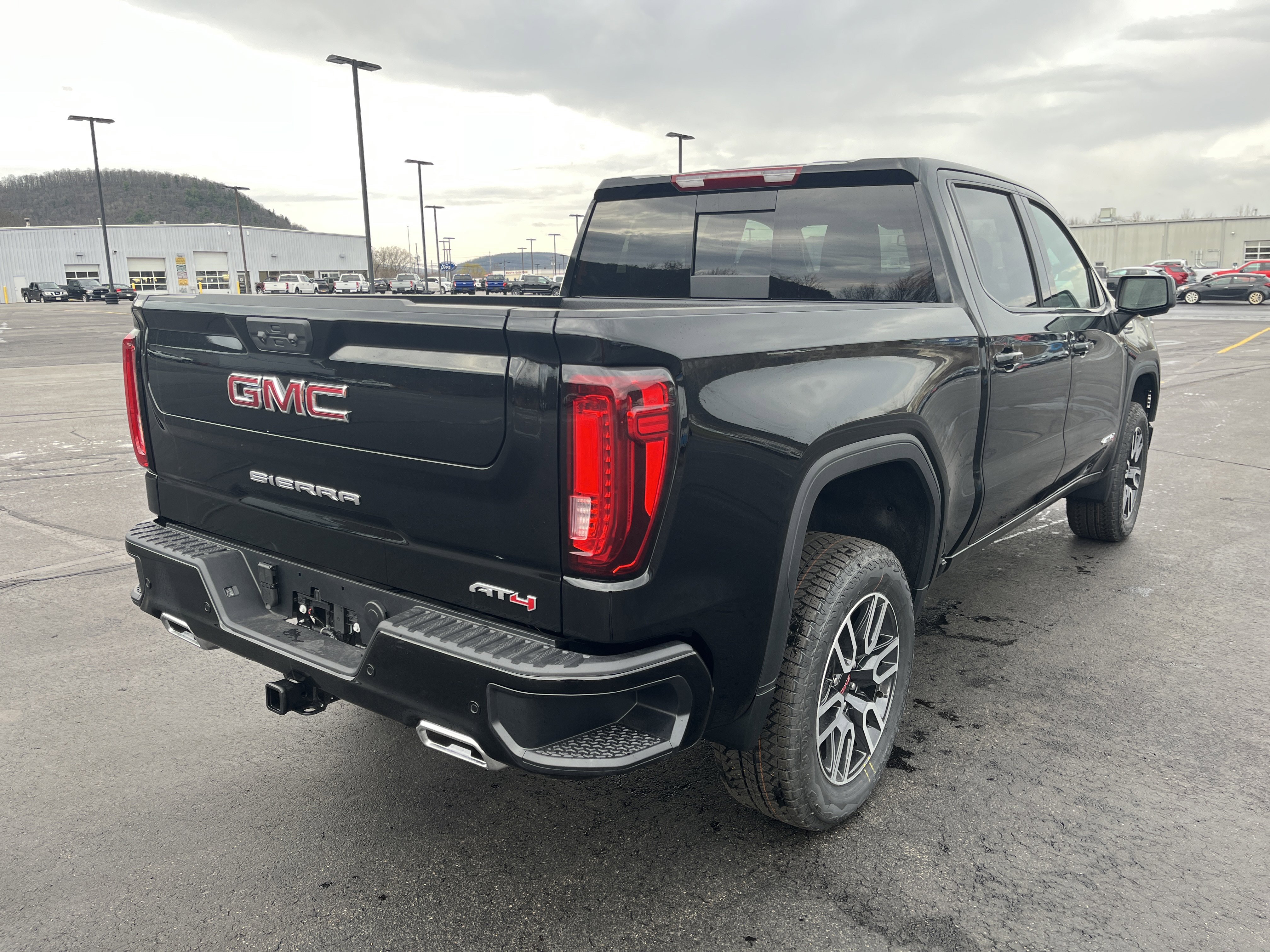 New 2026 GMC Sierra 1500 AT4 w/ AT4 Premium Package AWD/4WD image 29