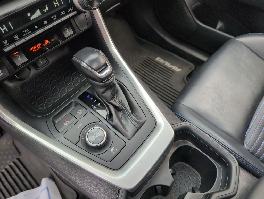 Used 2020 Toyota RAV4 XSE w/ All Weather Liner Package AWD/4WD image 24