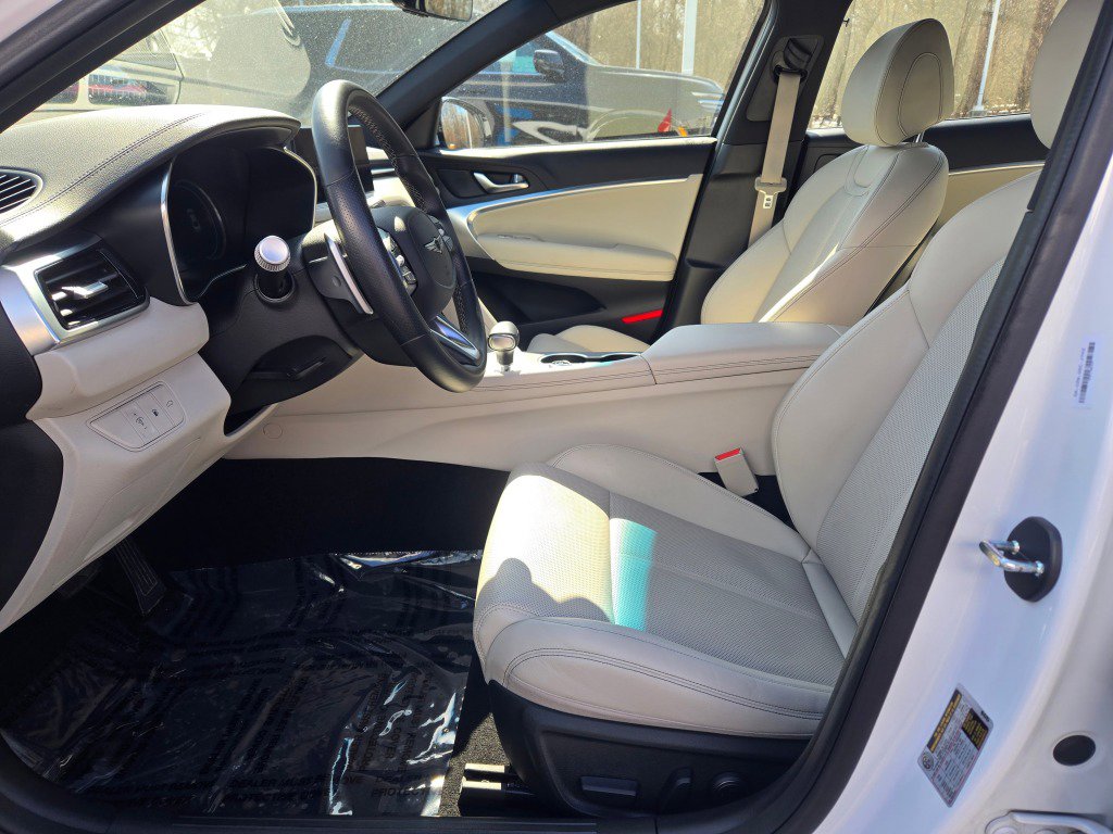 Used 2025 Genesis G70 2.5T image 21