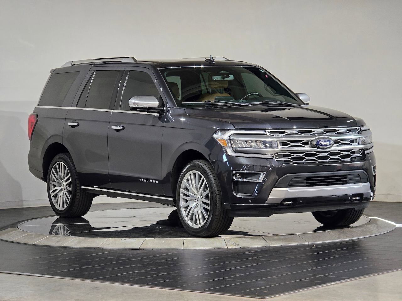 Used 2022 Ford Expedition Platinum video 2