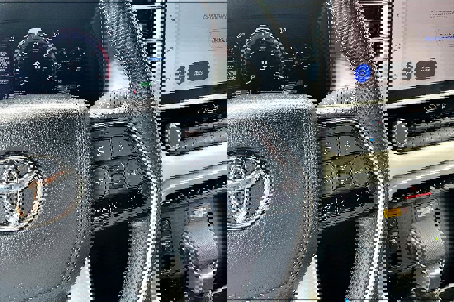 Used 2024 Toyota Sequoia Capstone AWD/4WD image 19