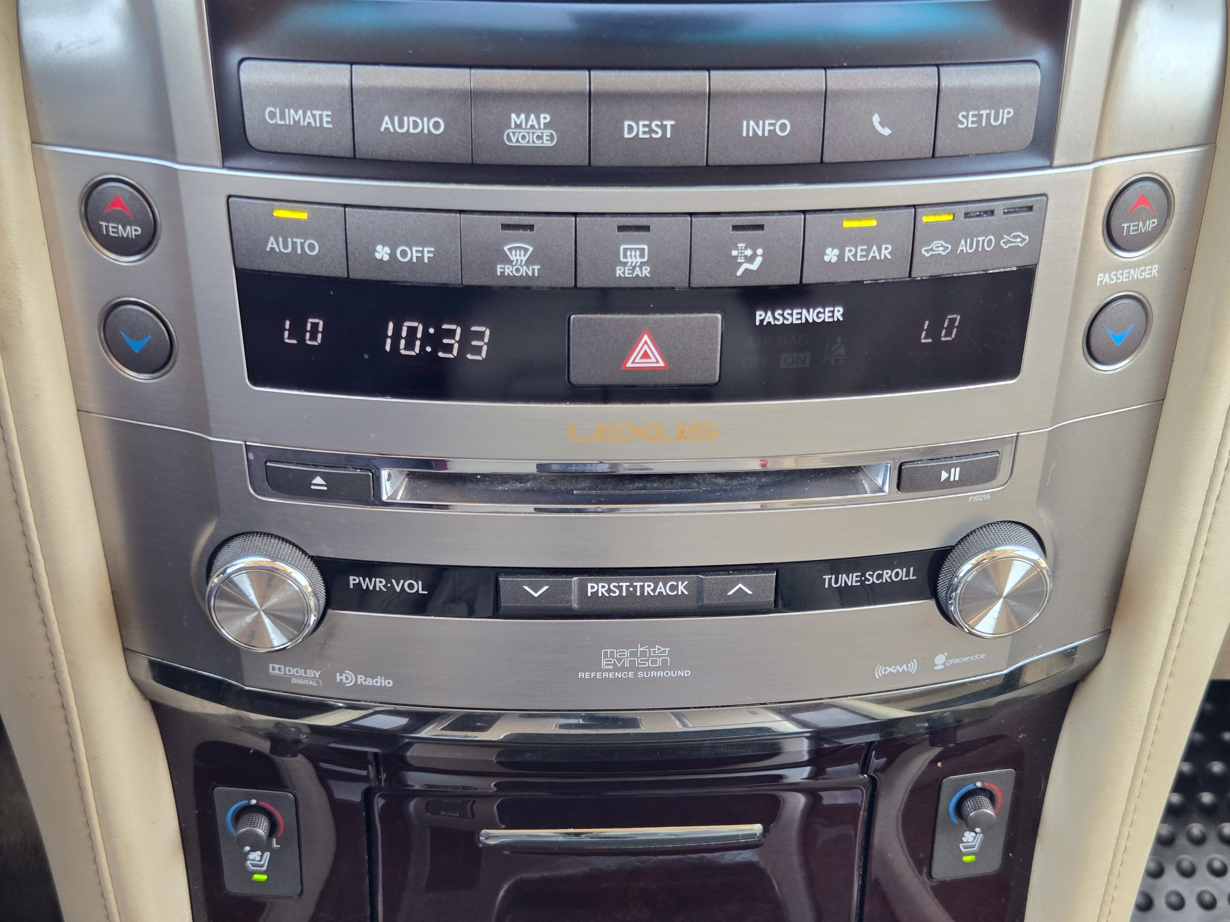 Used 2014 Lexus LX 570 4WD w/ Luxury Package image 15