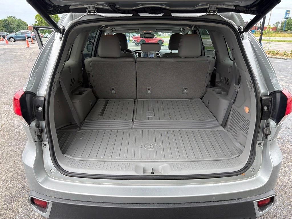 Used 2019 Toyota Highlander Limited AWD/4WD image 8