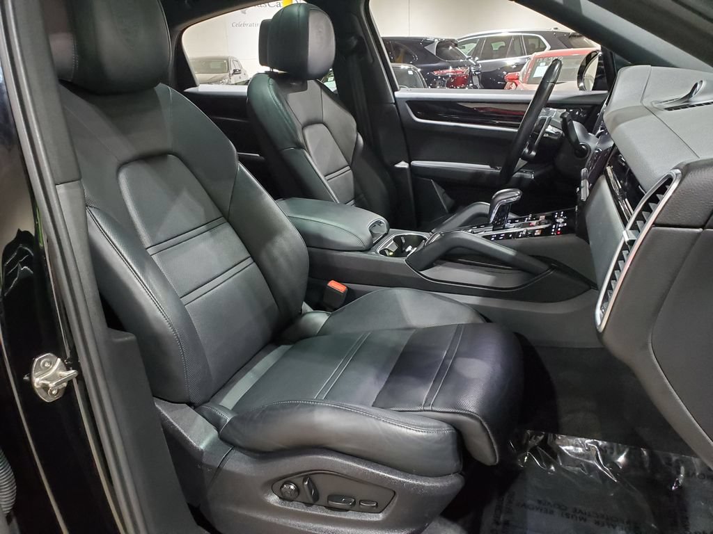 Used 2022 Porsche Cayenne Coupe AWD/4WD image 13