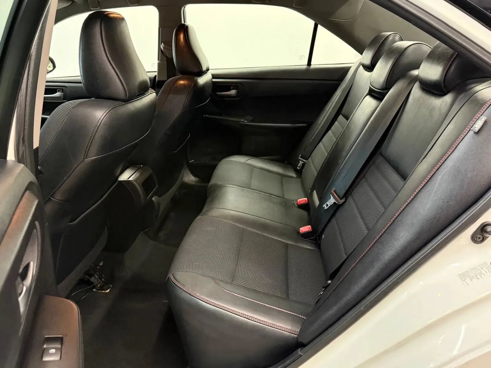 Used 2017 Toyota Camry SE FWD image 24