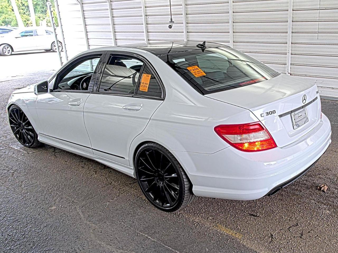 Used 2010 Mercedes-Benz C 300 4MATIC Sedan image 5