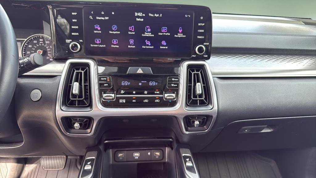 Used 2023 Kia Sorento EX w/ Panoramic Sunroof Package image 32